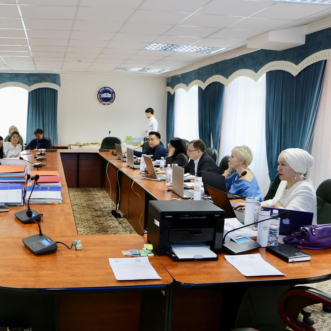 Церемония награждения медалью «Қоғамдық құрмет»